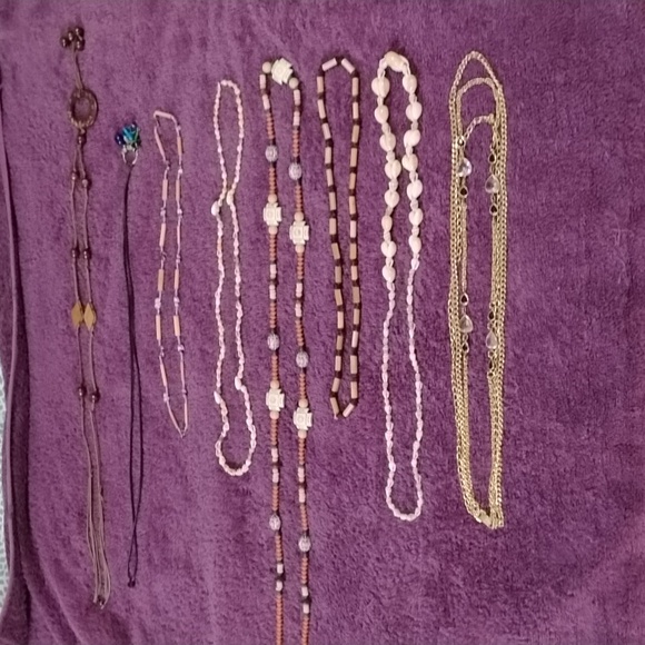 Associated Necklaces - Picture 7 of 12